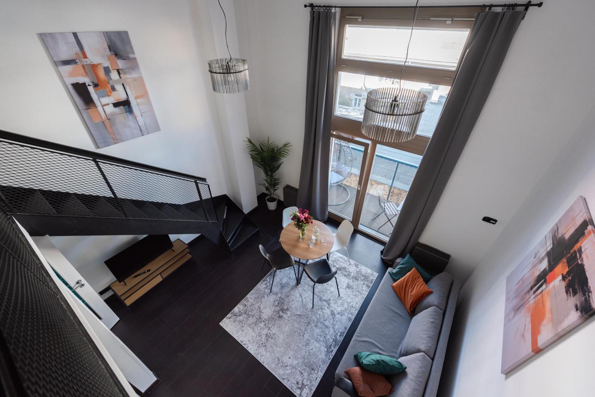 Apartment Loft Spacious In Prag